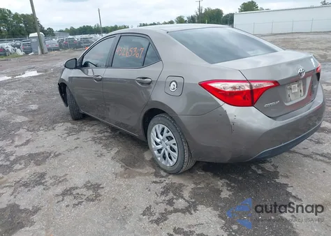 2017 Toyota Corolla Le z USA, uszkodzony, nr VIN 5YFBURHE5HP665334